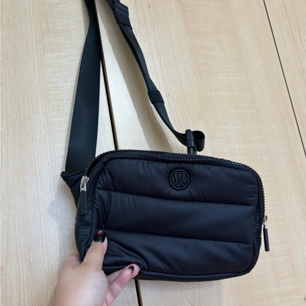 lululemon athletica Black Quilted Crossbody Bag. Never worn 2L